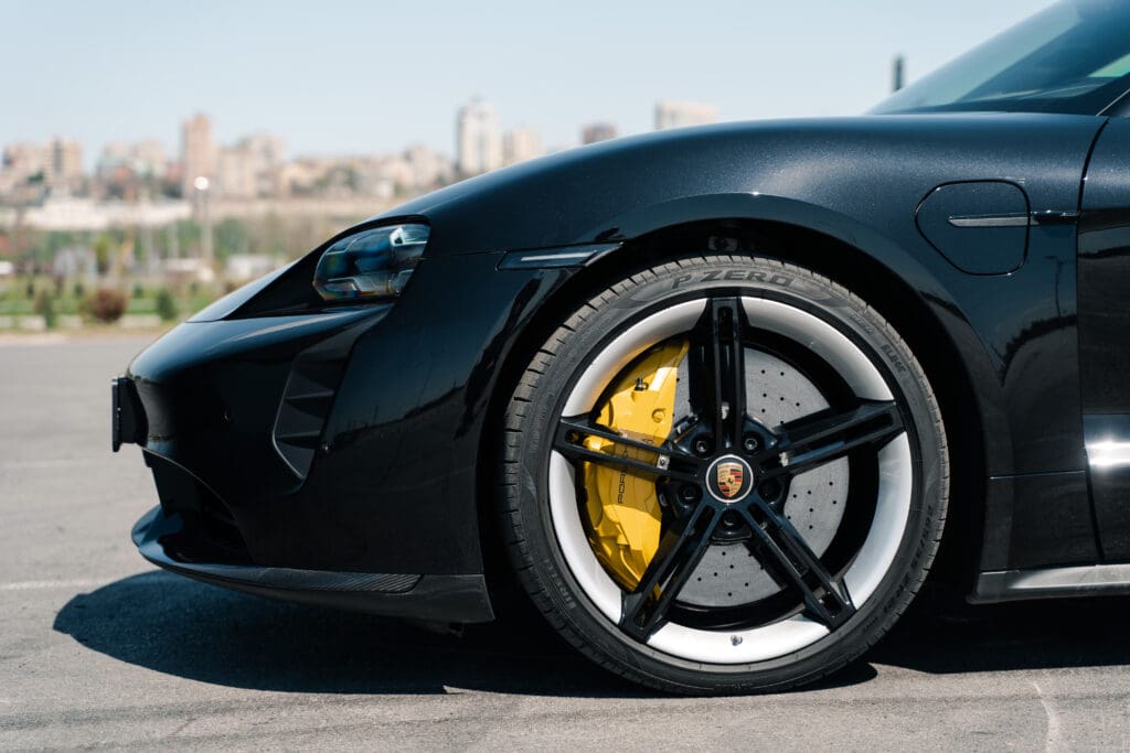 Porsche Taycan Turbo S FL wheel close up