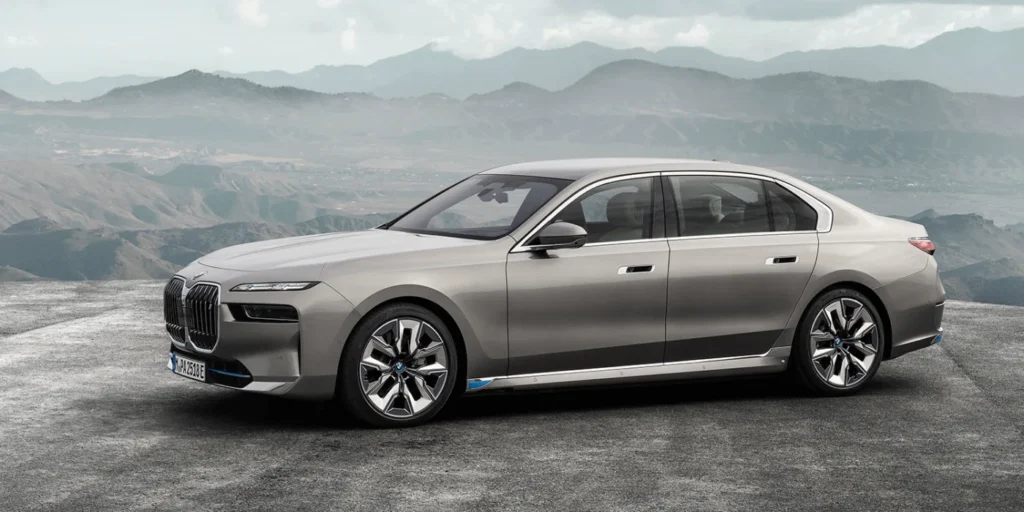 bmw-i7-2022-02-min-1400×700.png