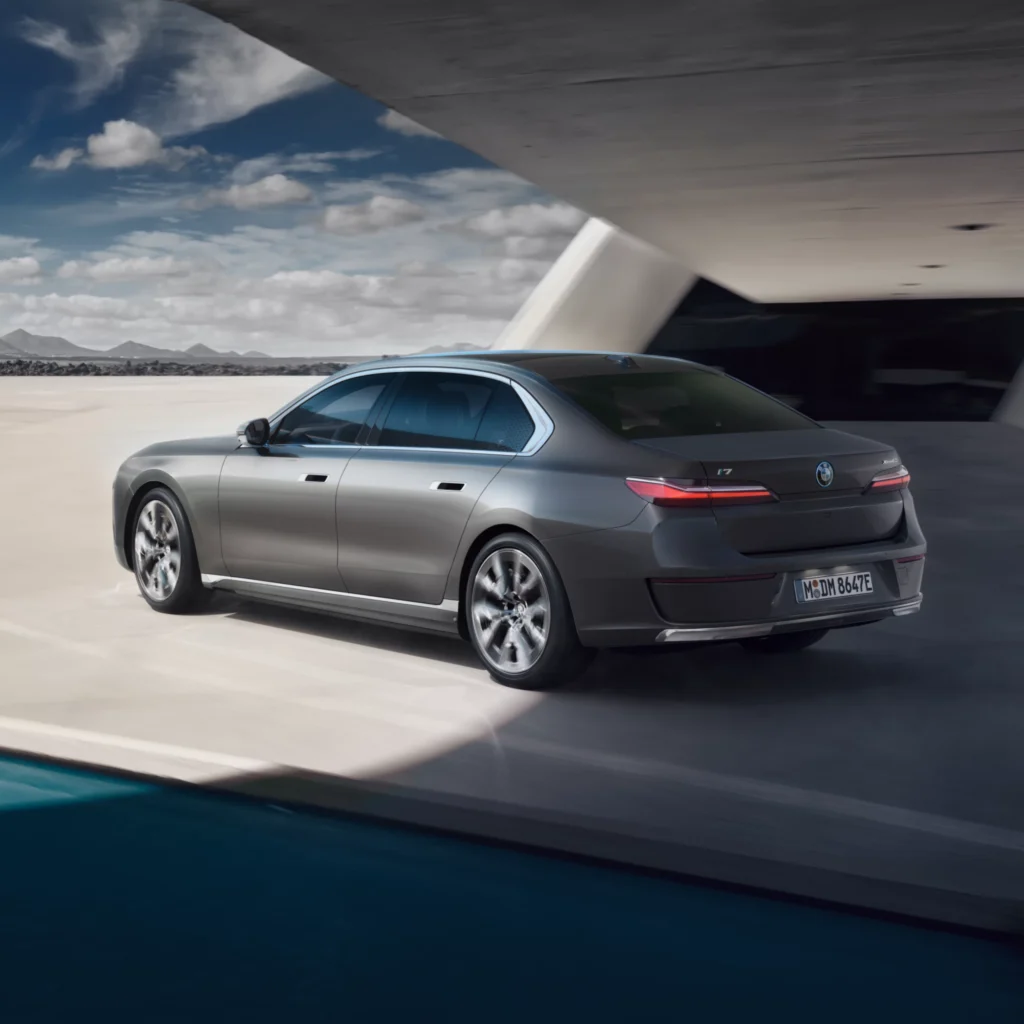 g70-bev_exterior_highlight_side-view