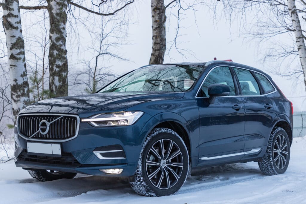 Volvo XC 60 front/side view