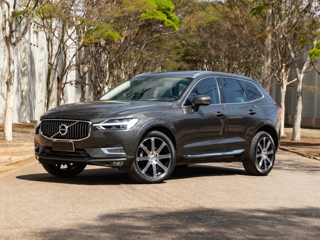 Volvo XC 60 front/side view