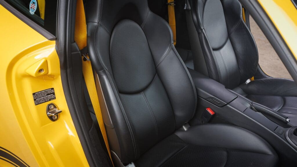 Porsche 911 Carrera S interior view (seating)